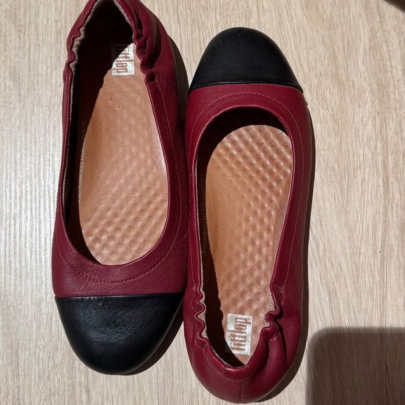 Flats - Picture 1 of 3